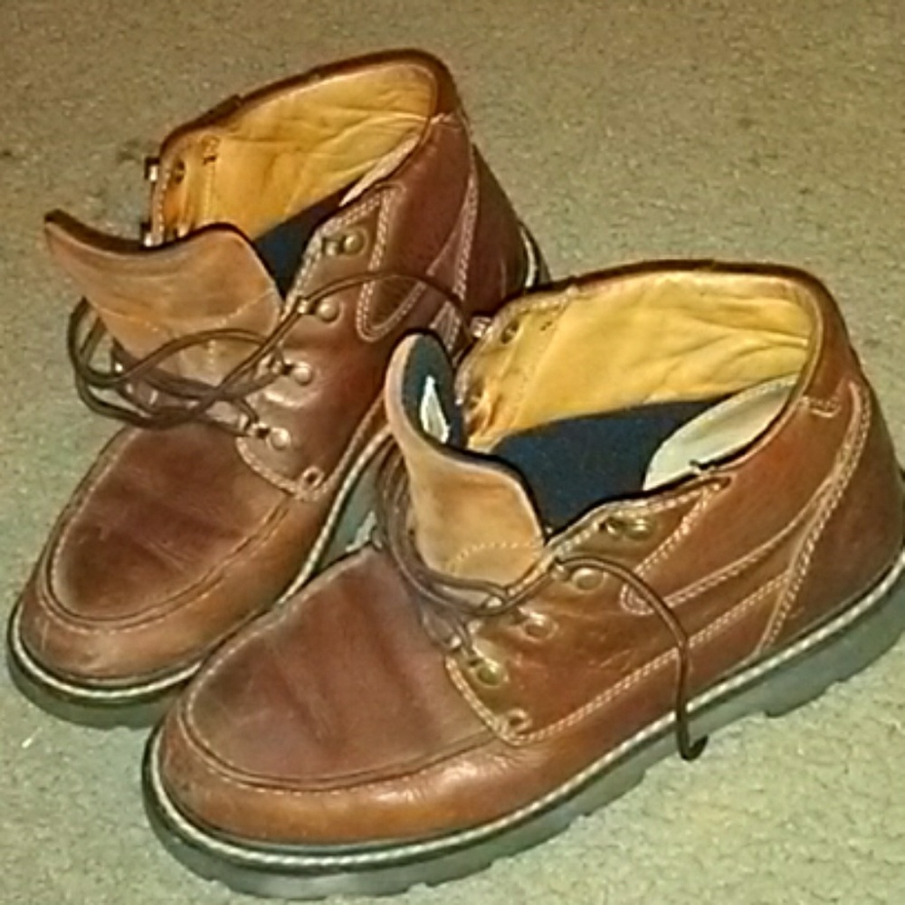 ARIAT LACE UP BOOTS